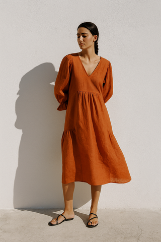 FLOUNCE Linen Dress – Refined Femininity in Pure Linen